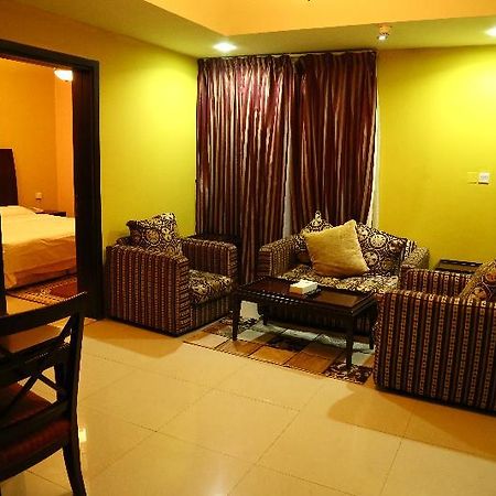 Golden Square Hotel Apartments Dubai Dış mekan fotoğraf